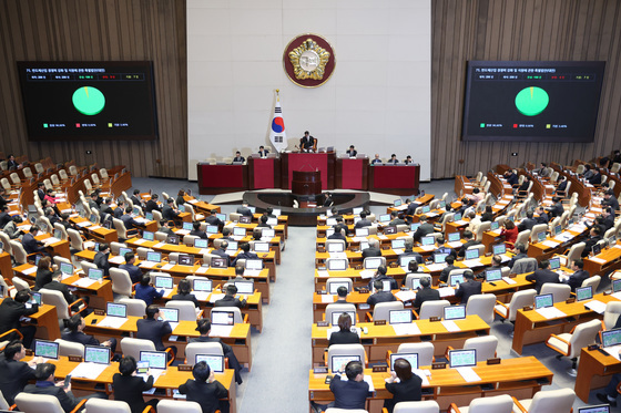 분리수거 기준 통일되고 석면관리 강화… 환경법 4건 국회 통과