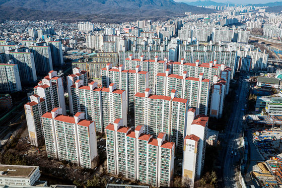 국민 48% "집값 오를 것"…재테크 선호, 주식 37% 1위 [갤럽]