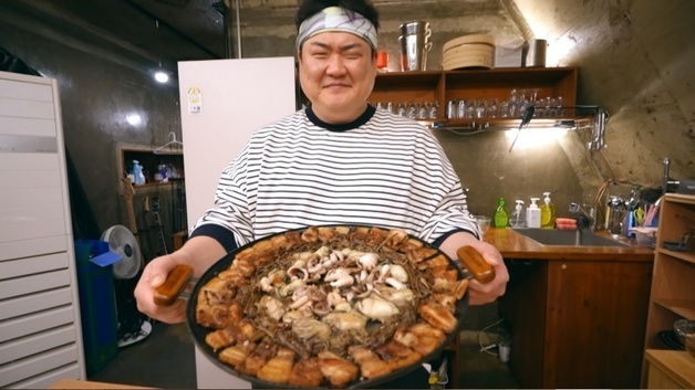 삼겹살 기름 떠먹는 김준현 포착…'편스토랑' MC들 '경악'