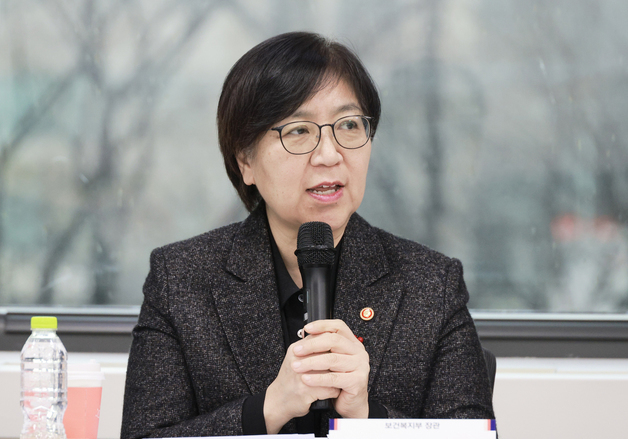 정은경, 원주보건소·재택의료센터 방문…"통합돌봄, 빈틈없게 준비"