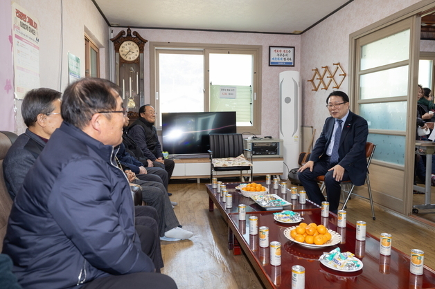 정헌율 시장, 한파 속 경로당 찾아 난방·안전 상태 점검