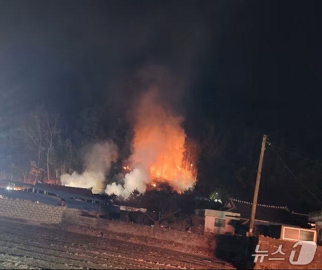 본문 이미지 -  합천군 삼가면 주택 화재·산분 현장(산림청 제공. 재판매 및 DB금지). 2026.1.29