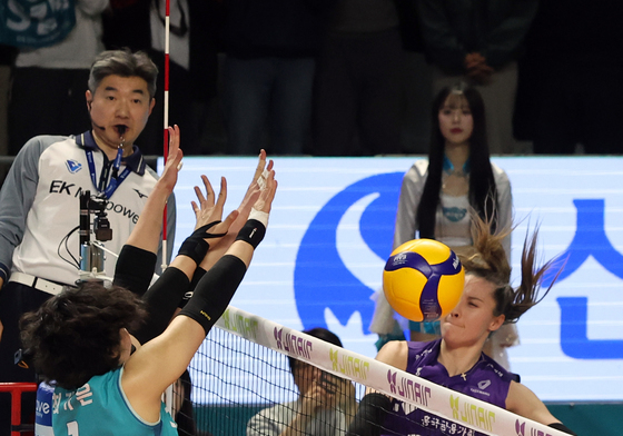 흥국생명 에이스 공격 막아낸 GS칼텍스 권민지