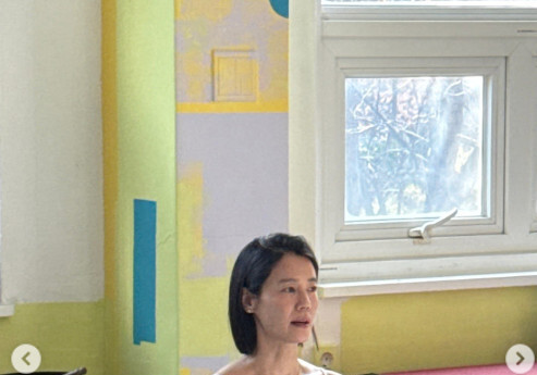 김지호, 새해 첫날 '기부요가' 도전 완료…"미혼모센터에서"