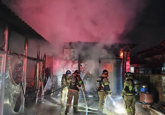 완주 달팽이 사육사 화재 1600마리 폐사…2600만원 재산피해