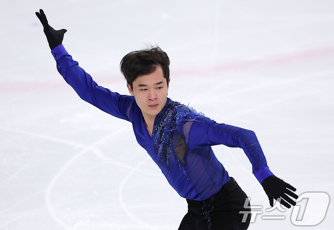 (서울=뉴스1) 김성진 기자 = 피겨스케이팅 선수 김현겸이 3일 서울 양천구 목동 아이스링크에서 열린 제80회 전국남녀 피겨스케이팅 종합선수권대회에서 쇼트 프로그램 연기를 펼치고 …