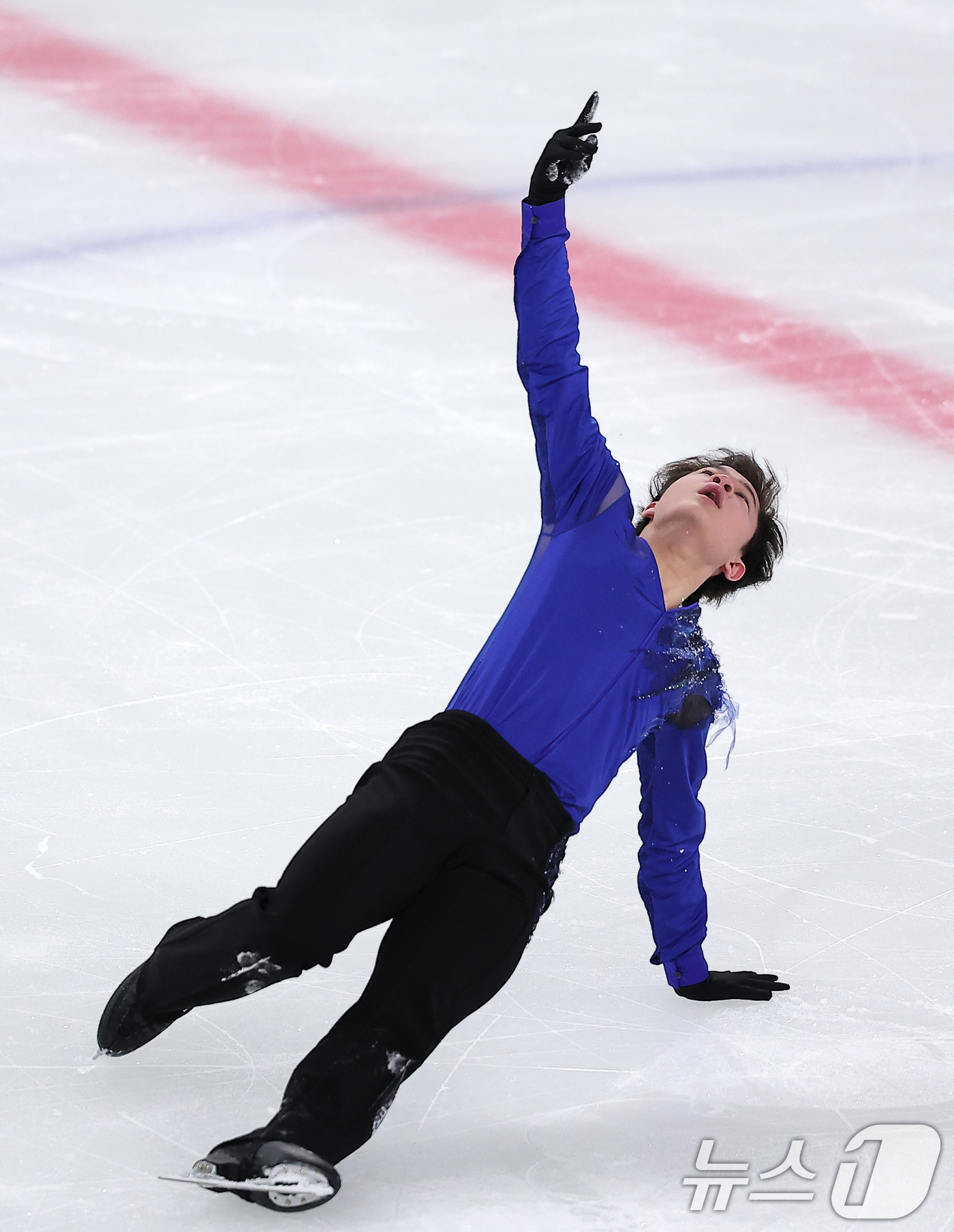 (서울=뉴스1) 김성진 기자 = 피겨스케이팅 선수 김현겸이 3일 서울 양천구 목동 아이스링크에서 열린 제80회 전국남녀 피겨스케이팅 종합선수권대회에서 쇼트 프로그램 연기를 펼치고 …