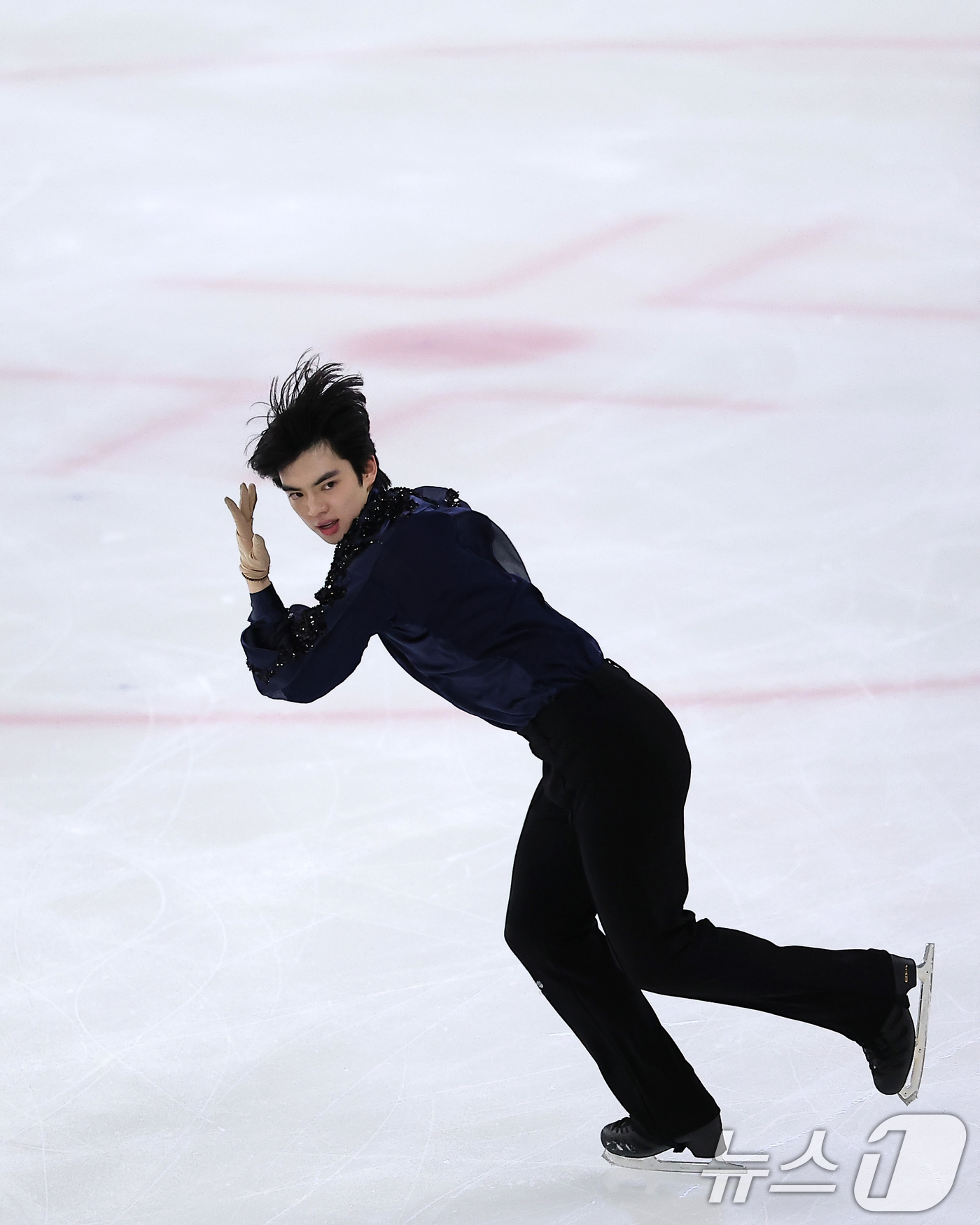 (서울=뉴스1) 김성진 기자 = 피겨스케이팅 선수 차준환이 3일 서울 양천구 목동 아이스링크에서 열린 제80회 전국남녀 피겨스케이팅 종합선수권대회에서 쇼트 프로그램 연기를 펼치고 …