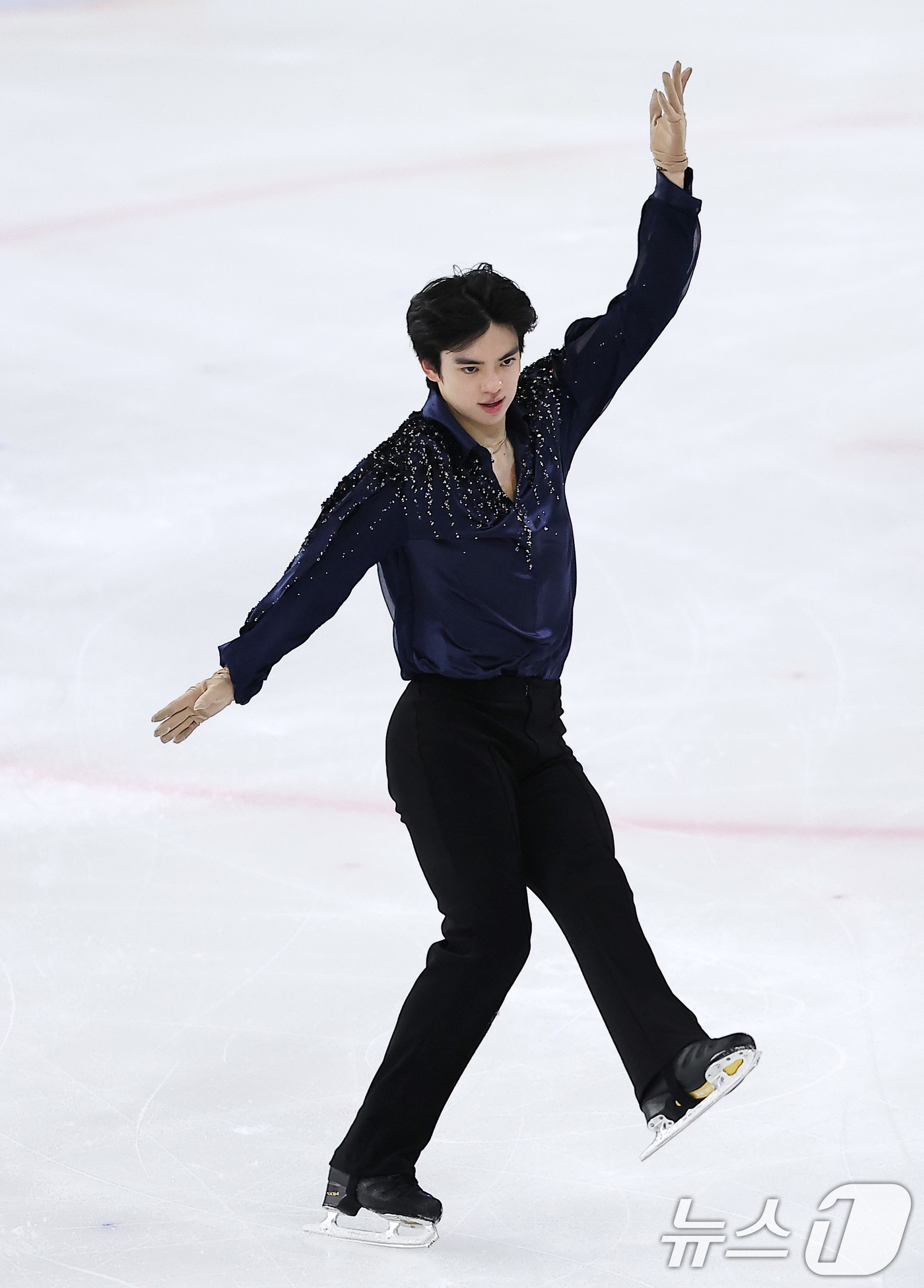 (서울=뉴스1) 김성진 기자 = 피겨스케이팅 선수 차준환이 3일 서울 양천구 목동 아이스링크에서 열린 제80회 전국남녀 피겨스케이팅 종합선수권대회에서 쇼트 프로그램 연기를 펼치고 …