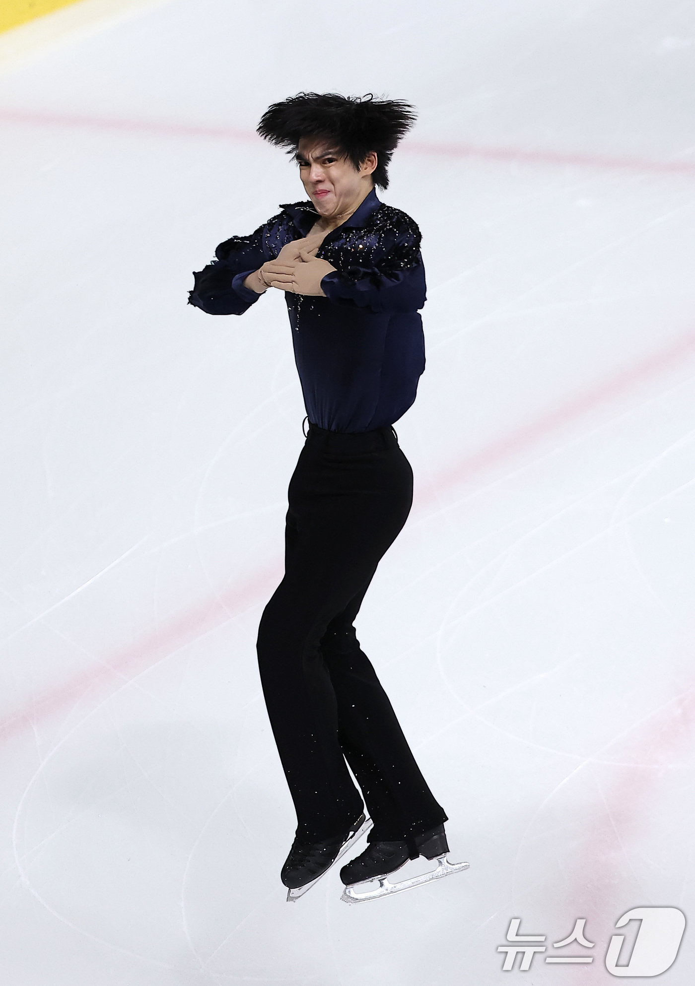 (서울=뉴스1) 김성진 기자 = 피겨스케이팅 선수 차준환이 3일 서울 양천구 목동 아이스링크에서 열린 제80회 전국남녀 피겨스케이팅 종합선수권대회에서 쇼트 프로그램 연기를 펼치고 …