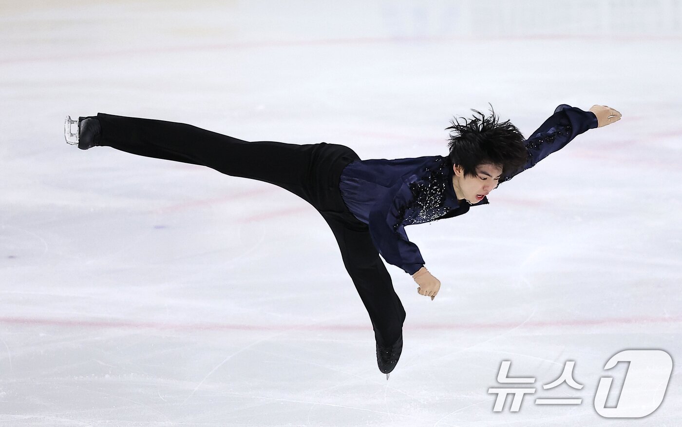 본문 이미지 - 피겨스케이팅 선수 차준환이 3일 서울 양천구 목동 아이스링크에서 열린 제80회 전국남녀 피겨스케이팅 종합선수권대회에서 쇼트 프로그램 연기를 펼치고 있다. 2026.1.3/뉴스1 ⓒ News1 김성진 기자