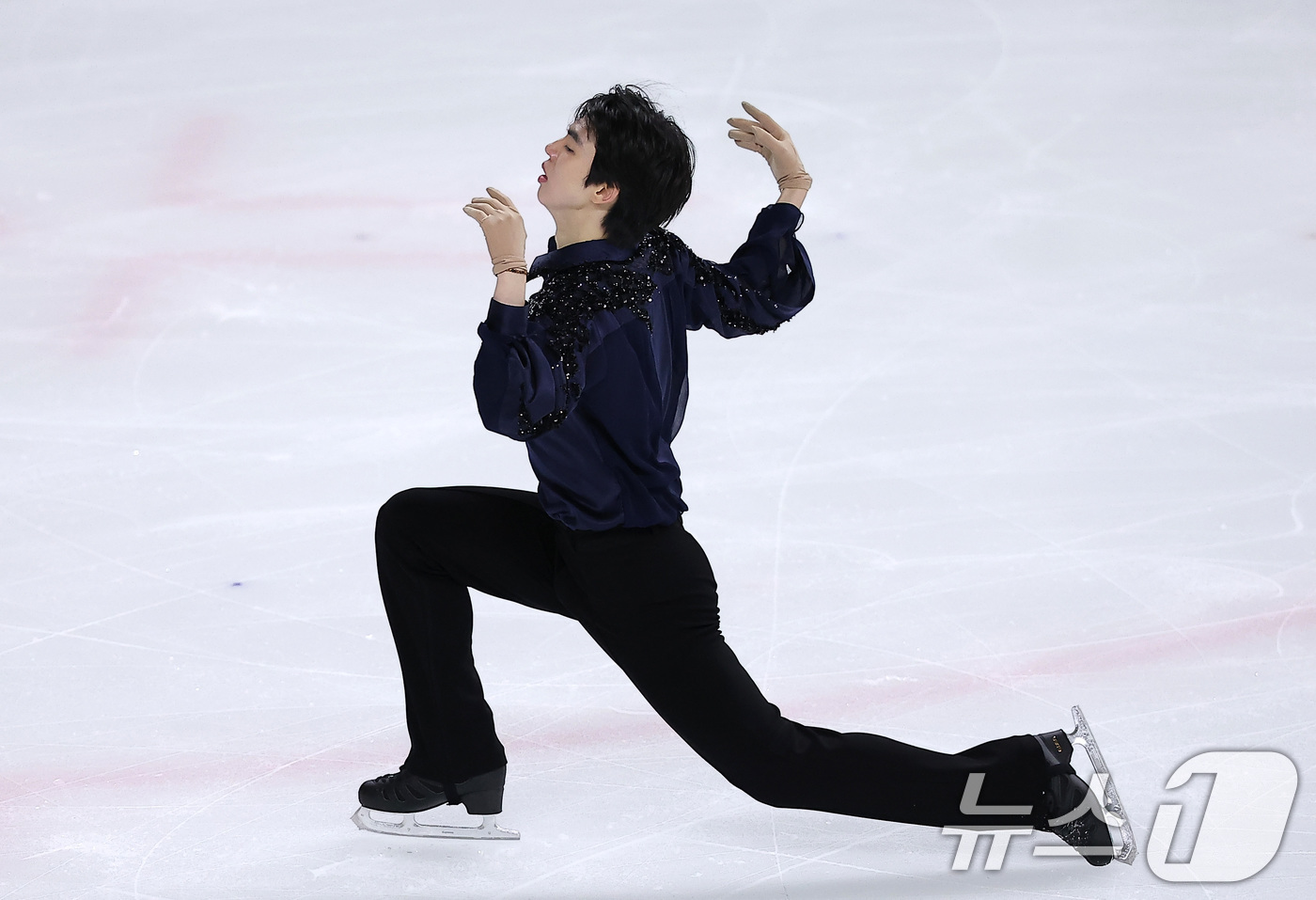 (서울=뉴스1) 김성진 기자 = 피겨스케이팅 선수 차준환이 3일 서울 양천구 목동 아이스링크에서 열린 제80회 전국남녀 피겨스케이팅 종합선수권대회에서 쇼트 프로그램 연기를 펼치고 …