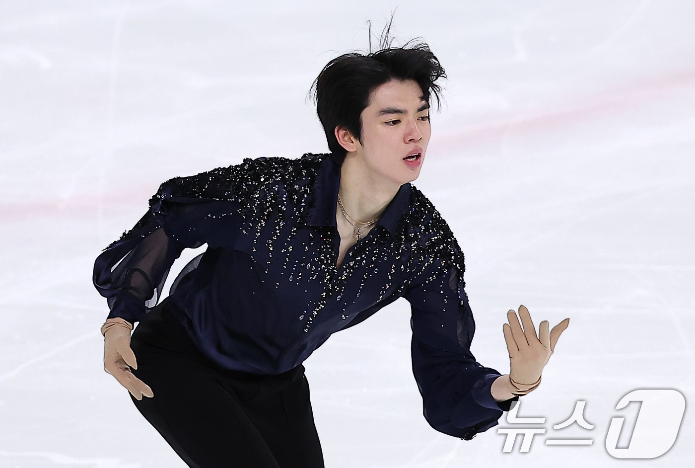 (서울=뉴스1) 김성진 기자 = 피겨스케이팅 선수 차준환이 3일 서울 양천구 목동 아이스링크에서 열린 제80회 전국남녀 피겨스케이팅 종합선수권대회에서 쇼트 프로그램 연기를 펼치고 …