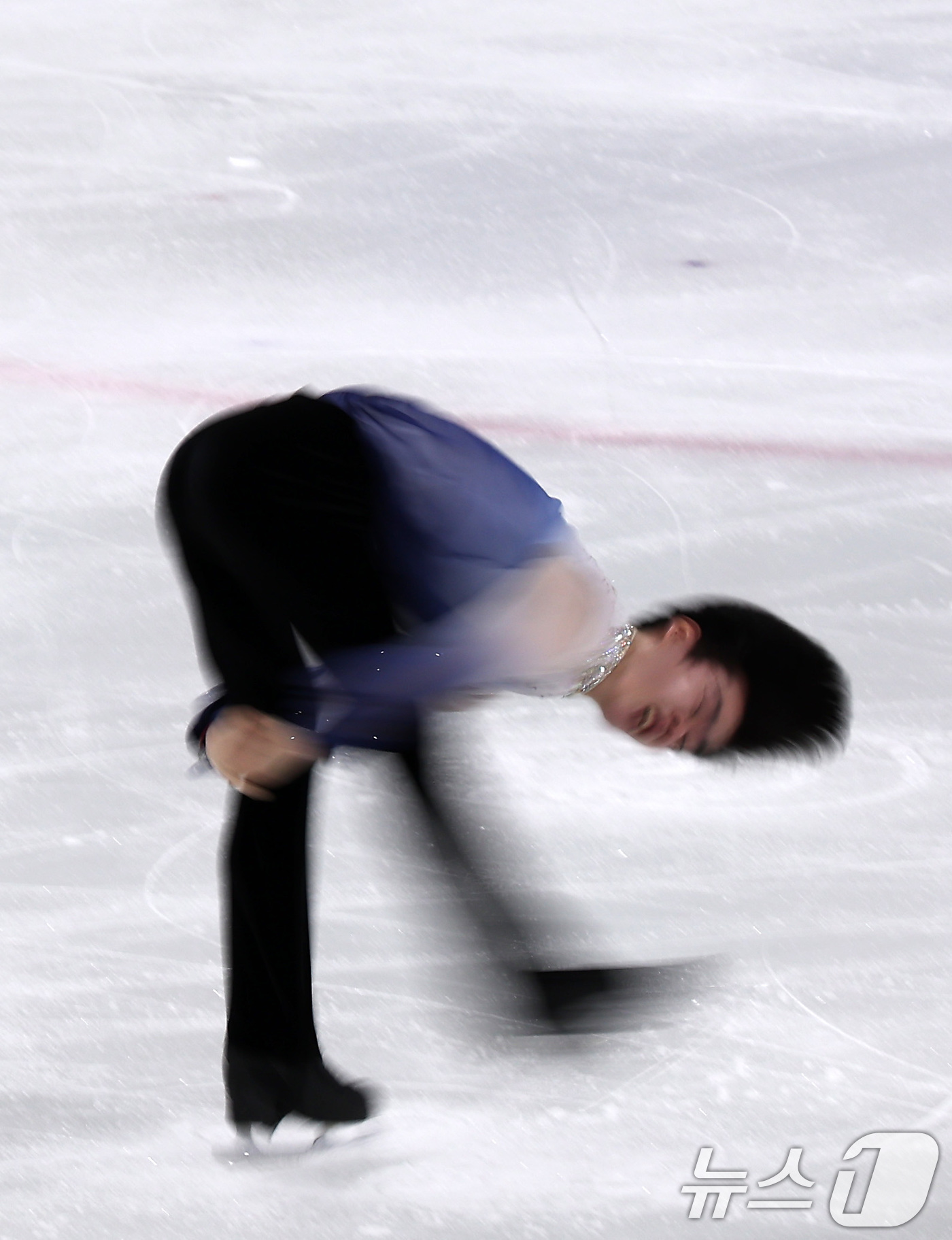 (서울=뉴스1) 김성진 기자 = 피겨스케이팅 선수 서민규가 3일 서울 양천구 목동 아이스링크에서 열린 제80회 전국남녀 피겨스케이팅 종합선수권대회에서 쇼트 프로그램 연기를 펼치고 …