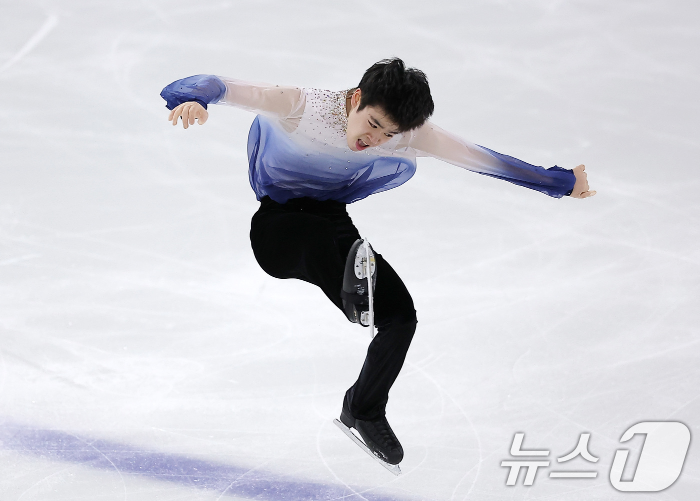 (서울=뉴스1) 김성진 기자 = 피겨스케이팅 선수 서민규가 3일 서울 양천구 목동 아이스링크에서 열린 제80회 전국남녀 피겨스케이팅 종합선수권대회에서 쇼트 프로그램 연기를 펼치고 …