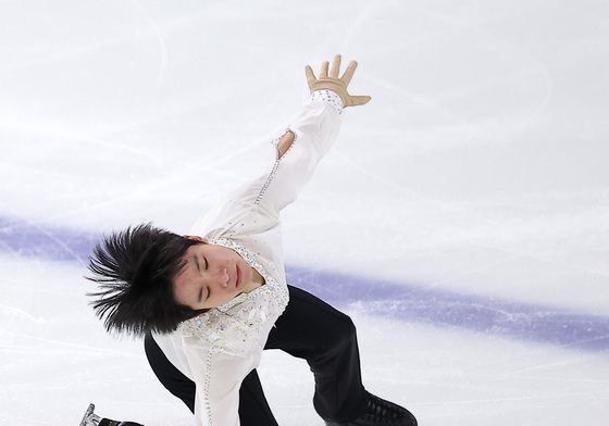 연기 펼치는 최하빈