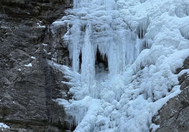 꽁꽁 언 춘천 구곡폭포