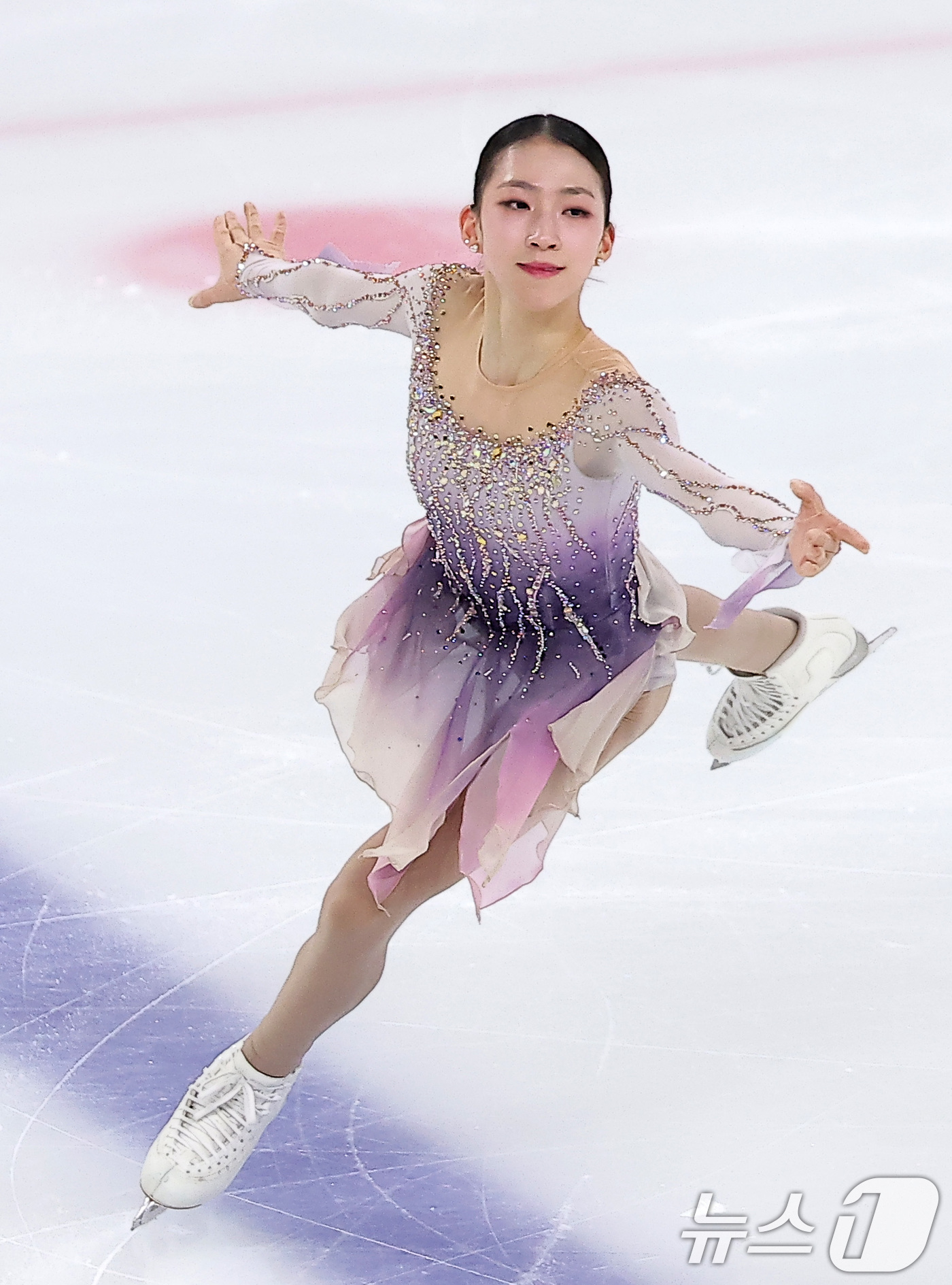 (서울=뉴스1) 김성진 기자 = 피겨스케이팅 선수 김유재가 3일 서울 양천구 목동 아이스링크에서 열린 제80회 전국남녀 피겨스케이팅 종합선수권대회에서 쇼트 프로그램 연기를 펼치고 …