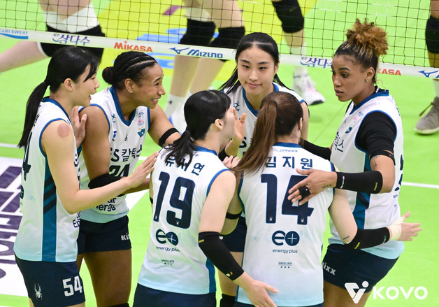 '실바 37득점' GS칼텍스, 현대건설 9연승 저지…4위 도약(종합)