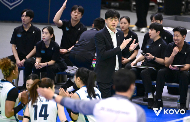 이영택 감독 "중요한 고비 넘겼다…'신예' 김효임 덕에 흐름 가져와"