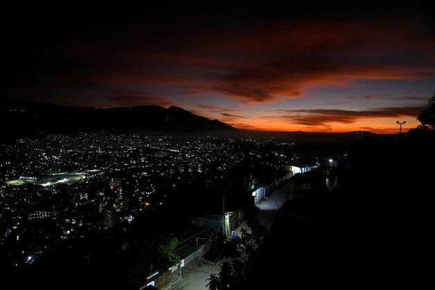 중국 "베네수엘라에 무력 사용 미국 강력 규탄…평화 위협"