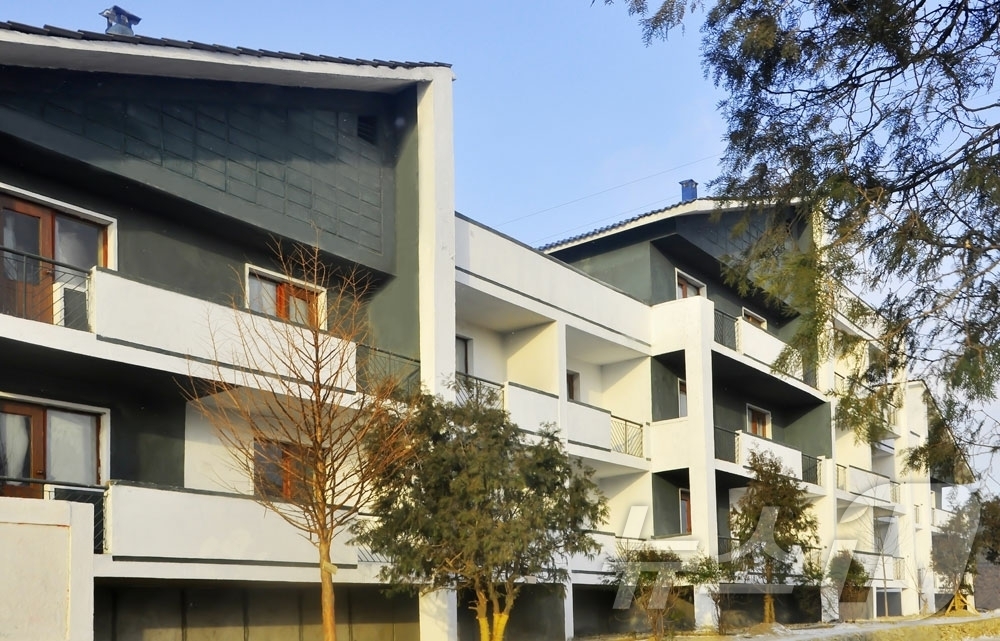 (평양 노동신문=뉴스1) = 북한 노동당 기관지 노동신문은 30일 신천군 복우농장, 봉천군 석사농장에 새집들이 경사가 났다고 보도했다. [국내에서만 사용가능. 재배포 금지. DB …