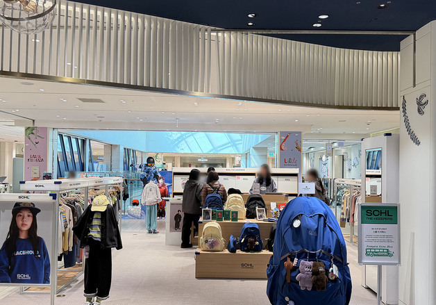 "신학기 시즌 왔다"…유통업계, 패션·가구·가전 프로모션