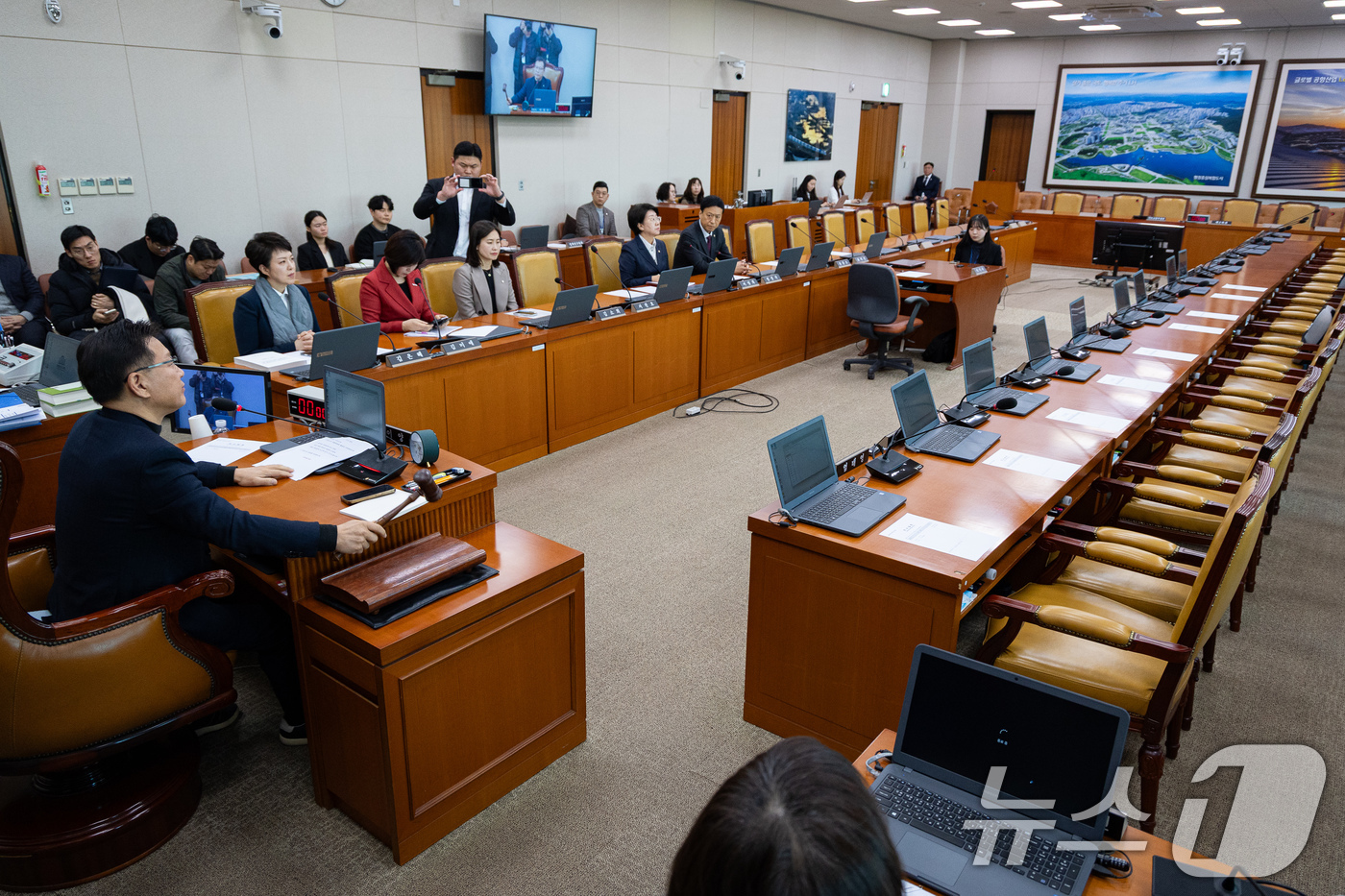 (서울=뉴스1) 유승관 기자 = 이양수 국회 12.29 여객기 참사 진상규명을 위한 국정조사특별위원장이 30일 서울 여의도 국회에서 열린 제431회 국회(임시회) 12.29 여객기 …