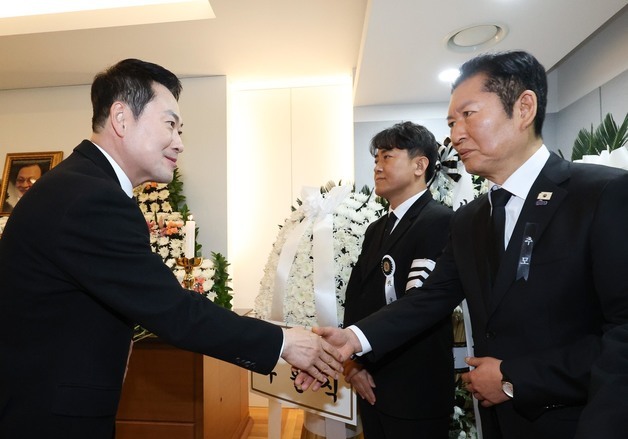 '전가의 보도' 된 전당원 투표…당원주권 앞세운 편의주의 비판도