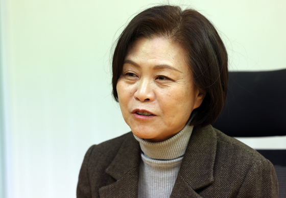 강민정 "24년 분필 쥔 교사 출신…현장 잘 아는 '준비된 전문가'"