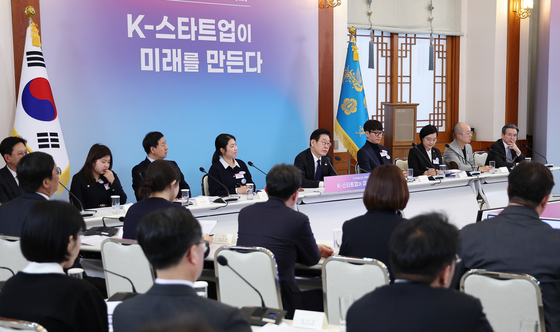 창업 키우겠다는 정부…벤처·스타트업계 '볕 들까'