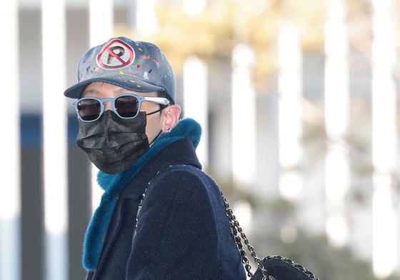 [영상] 지드래곤, '멋짐' 그 자체... 팬들 향해 90도 인사까지