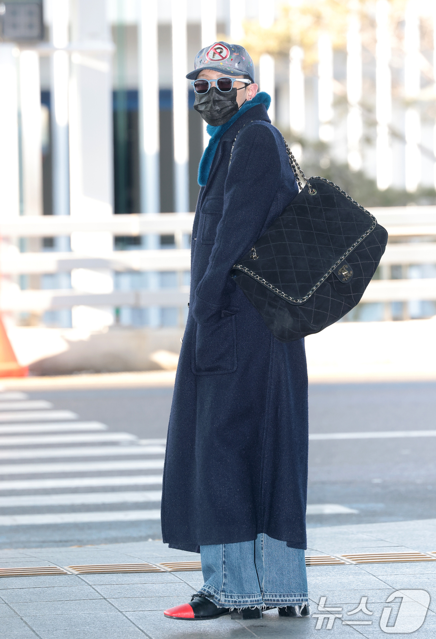 (인천공항=뉴스1) 권현진 기자 = 빅뱅 지드래곤이 30일 해외 일정을 위해 인천공항을 통해 말레이시아로 출국하고 있다. 2026.1.30/뉴스1