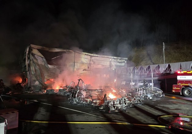 안성 골프카트 공장서 화재…40분 만에 진화, 인명피해 없어(종합)