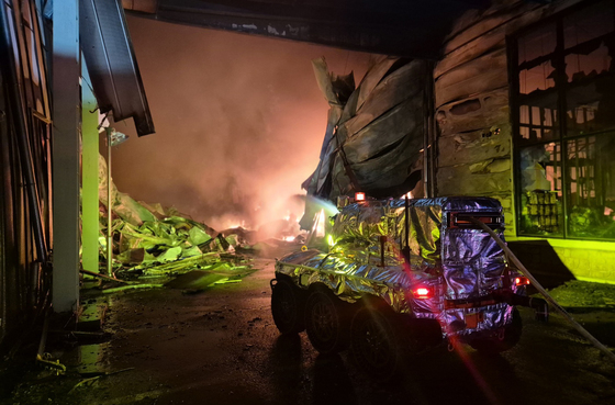 투입되는 무인소방로봇