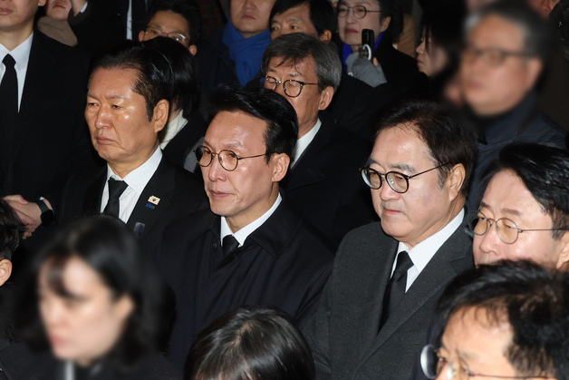 우원식 "권력 싸움하다 정권 빼앗겨…조롱과 비난 언어 그만"