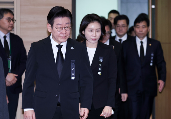 李대통령 부부, 故 이해찬 전 총리 영결식 참석