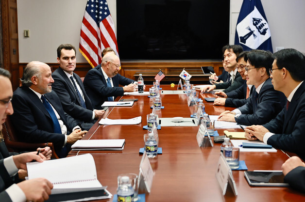 '관세 인상 저지' 나선 김정관 "아직 미국과 추가 논의 필요"