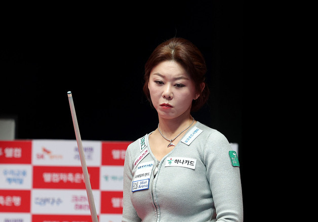 여자당구 '2강' 김가영·스롱 피아비, 챔피언십 8강 탈락