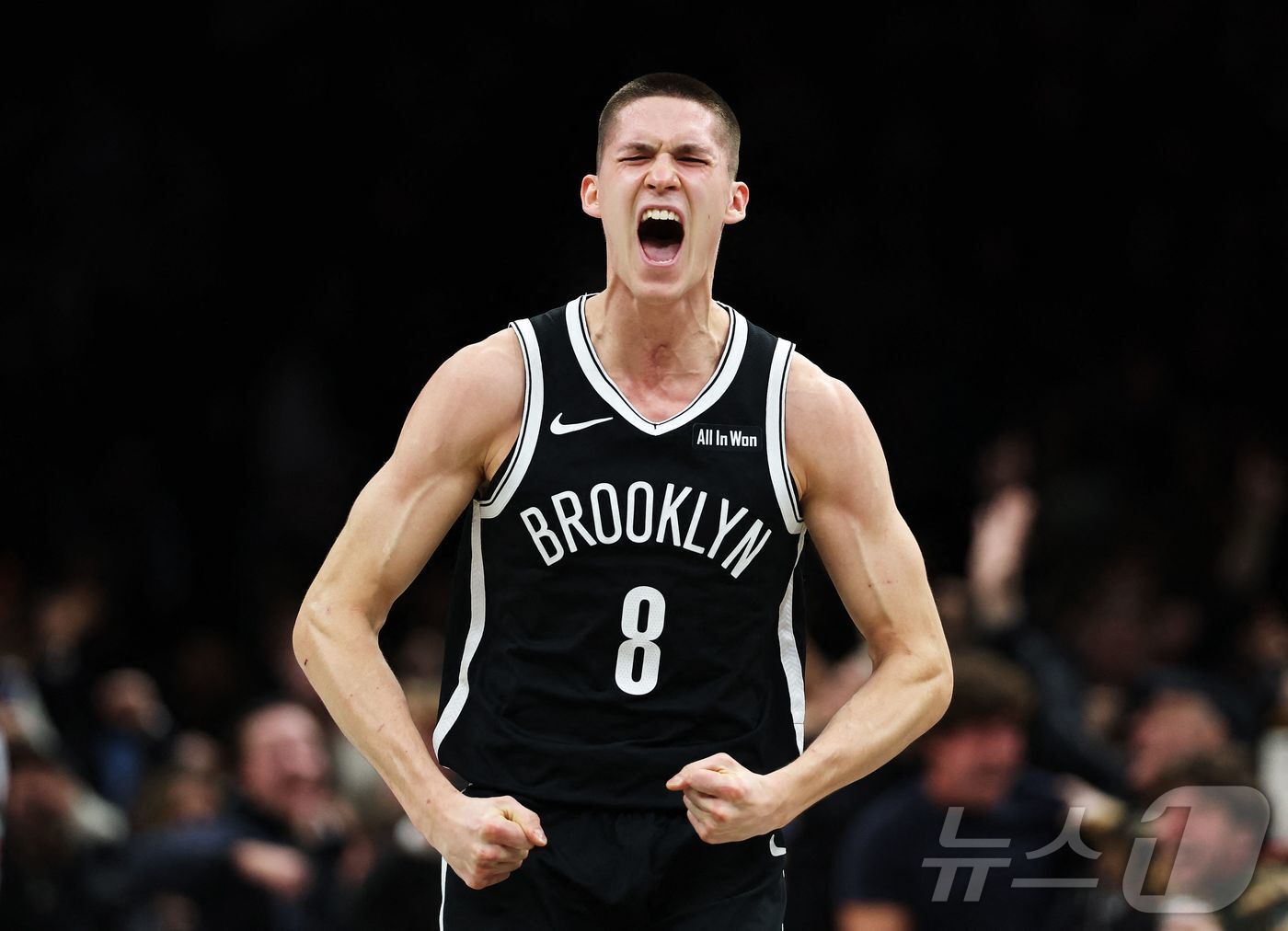 본문 이미지 - 브루클린 네츠 가드 이고르 데민은 31일(한국시간) 열린 2025-26 NBA 정규리그 유타 재즈전에서 3점 슛 6개를 넣어 신인 최다 34경기 연속 3점 슛 신기록을 세웠다. ⓒ AFP=뉴스1