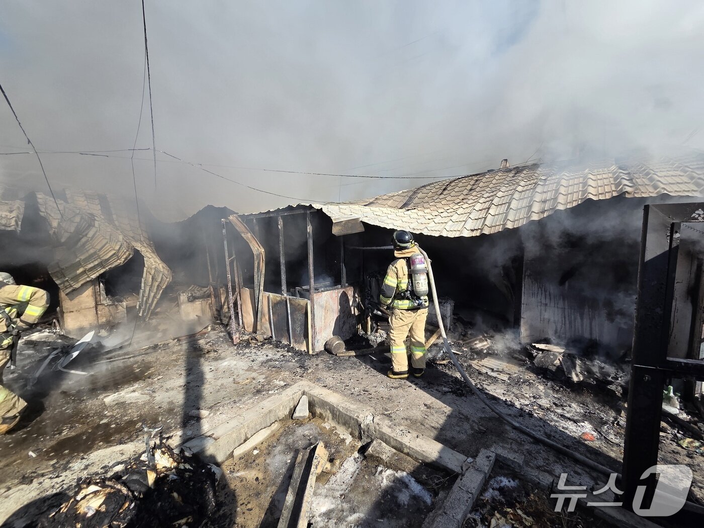 본문 이미지 - 화재 현장. (경기도북부소방재난본부 제공. 재판매 및 DB 금지) 2026.1.31/뉴스1