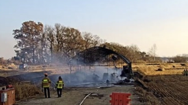 평택 아파트 공사 현장서 식당 용도로 쓰던 비닐하우스 화재