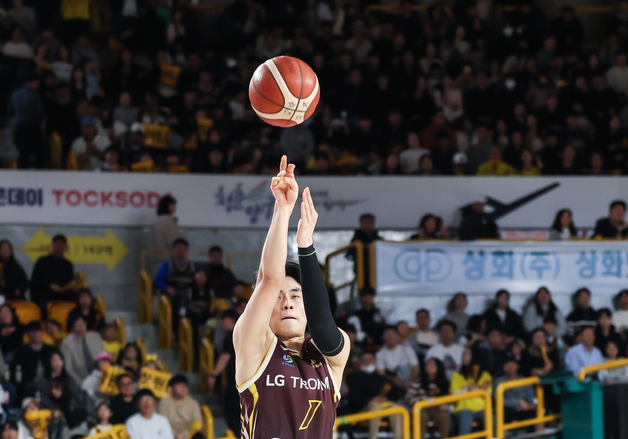 프로농구 선두 LG, 현대모비스 제압…2위 넘보는 SK 3연승(종합)