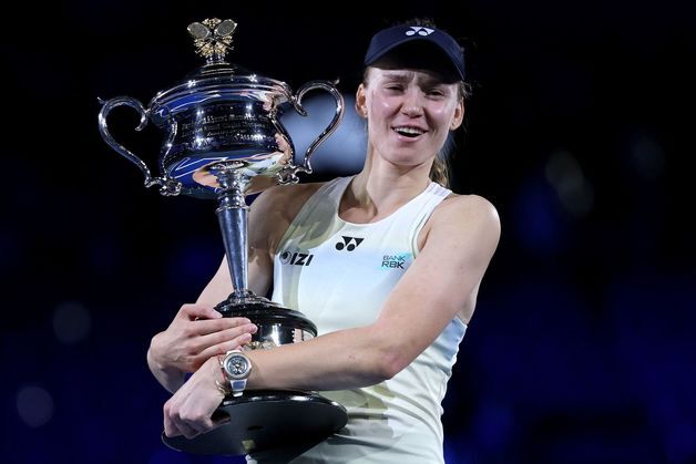 리바키나, 사발렌카 꺾고 호주오픈 정상…3년 전 결승 패배 설욕