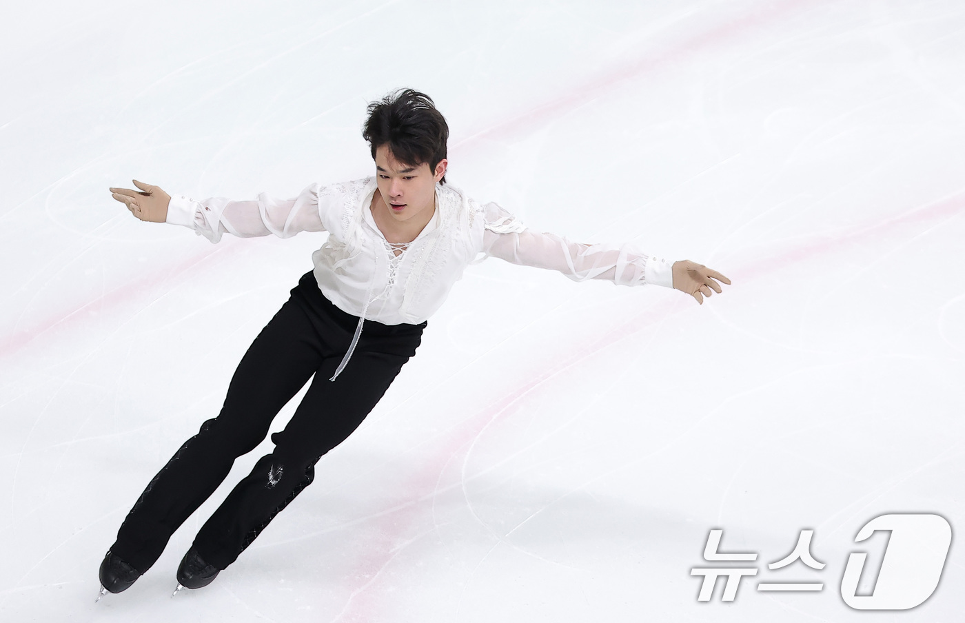 (서울=뉴스1) 김성진 기자 = 피겨스케이팅 선수 김현겸(고려대)이 4일 서울 양천구 목동 아이스링크에서 열린 제80회 전국남녀 피겨스케이팅 종합선수권대회 남자 시니어 프리 스케이 …