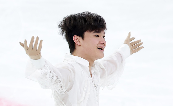'올림픽 데뷔전' 피겨 김현겸, 남자 싱글 쇼트 69.30점…아쉬운 실수[올림픽]