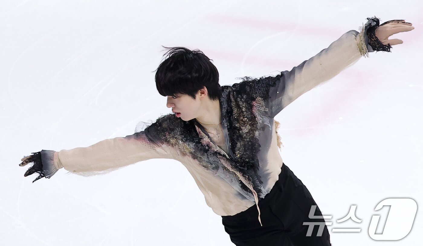 본문 이미지 - 피겨스케이팅 선수 차준환(서울시청)이 4일 서울 양천구 목동 아이스링크에서 열린 제80회 전국남녀 피겨스케이팅 종합선수권대회 남자 시니어 프리 스케이팅에서 연기를 펼치고 있다. 2026.1.4/뉴스1 ⓒ News1 김성진 기자