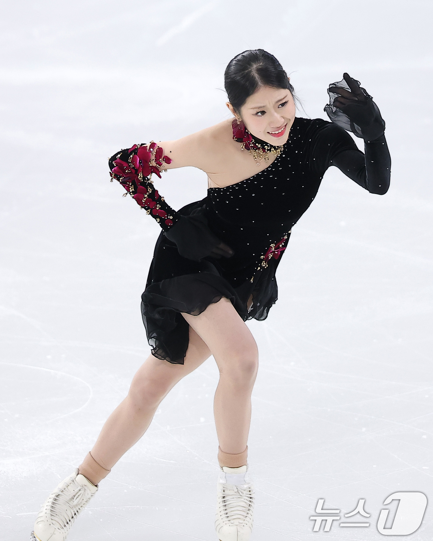 (서울=뉴스1) 김성진 기자 = 피겨스케이팅 선수 이해인(고려대)이 4일 서울 양천구 목동 아이스링크에서 열린 제80회 전국남녀 피겨스케이팅 종합선수권대회 여자 시니어 프리 스케이 …