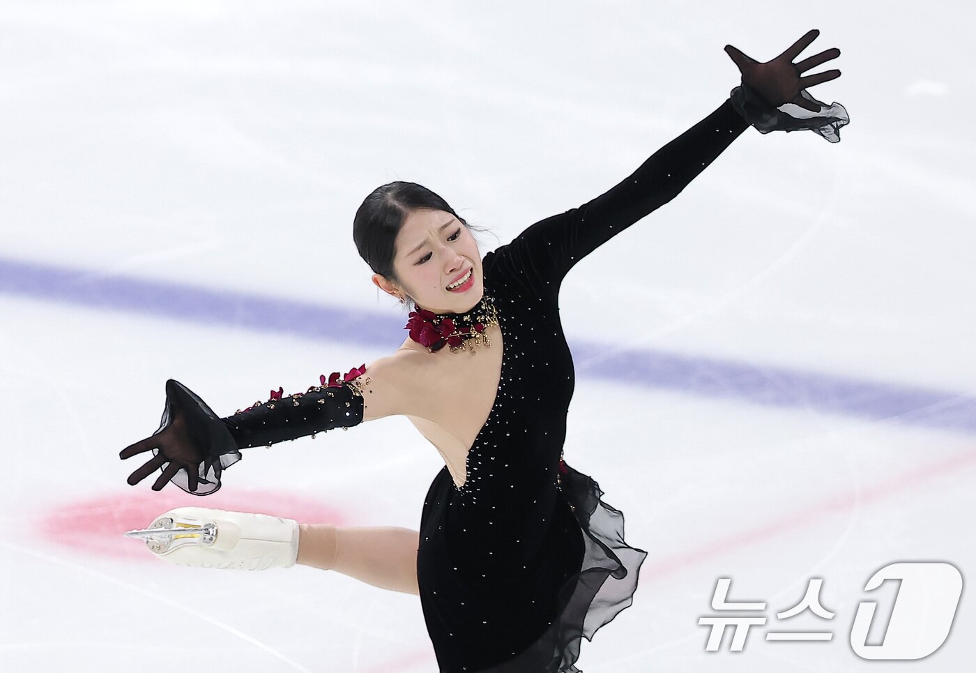 본문 이미지 - 피겨스케이팅 선수 이해인(고려대)이 4일 서울 양천구 목동 아이스링크에서 열린 제80회 전국남녀 피겨스케이팅 종합선수권대회 여자 시니어 프리 스케이팅에서 연기를 펼치고 있다. 2026.1.4/뉴스1 ⓒ News1 김성진 기자