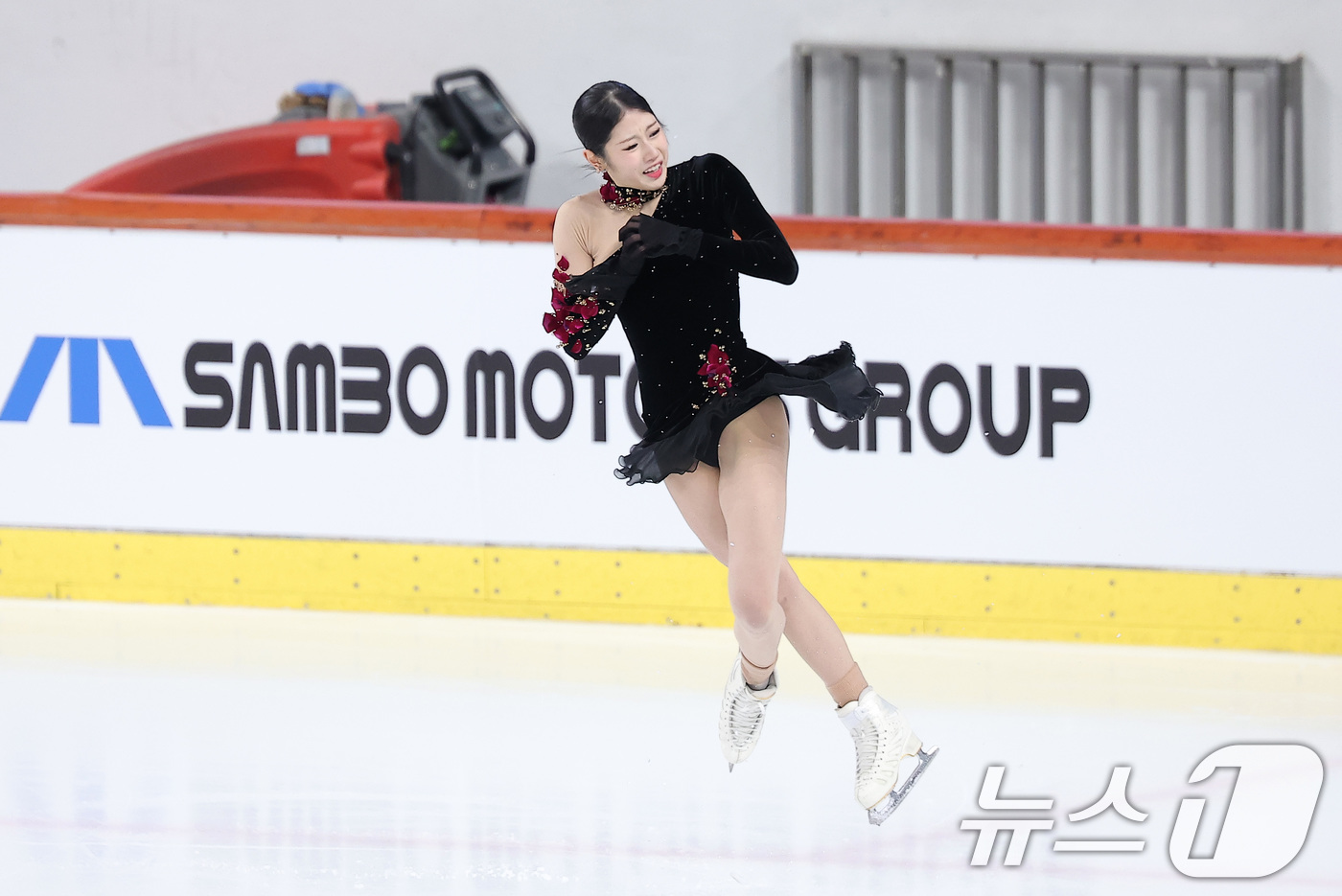 (서울=뉴스1) 김성진 기자 = 피겨스케이팅 선수 이해인(고려대)이 4일 서울 양천구 목동 아이스링크에서 열린 제80회 전국남녀 피겨스케이팅 종합선수권대회 여자 시니어 프리 스케이 …